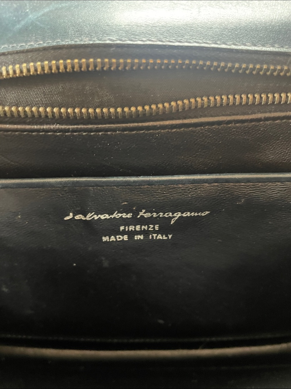 Vintage Salvatore Ferragamo - Navy Leather Shoulder Bag with Gold Hardware - Picture 2 of 5